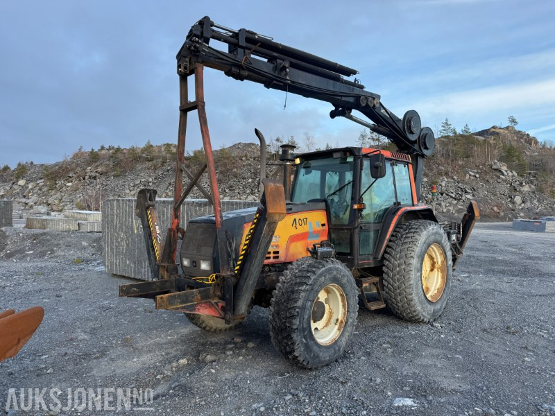 2005 Valmet 8100 Krantraktor - Hiab 099-4XS HiDuo med fjernstyring - Traktor: obrázek 2 2005 Valmet 8100 Krantraktor - Hiab 099-4XS HiDuo med fjernstyring - Traktor: obrázek 2
