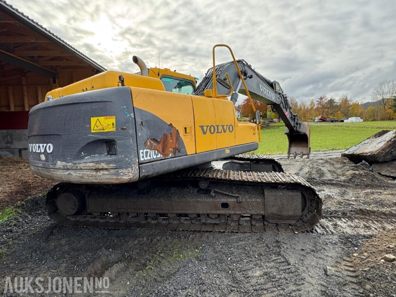 2006 Volvo EC210BLC gravemaskin med tannskuffe - Rýpadlo: obrázek 5 2006 Volvo EC210BLC gravemaskin med tannskuffe - Rýpadlo: obrázek 5
