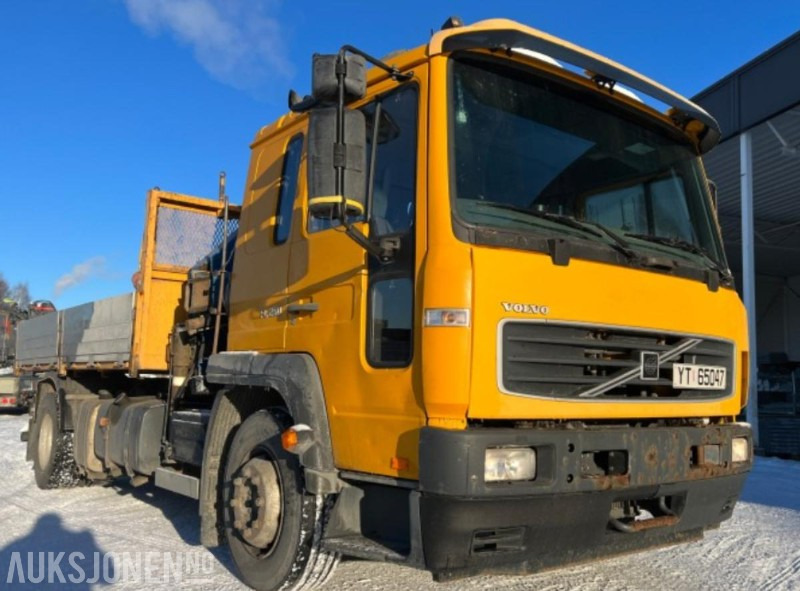 2006 Volvo FL6 med tipp og kran NYLIG EU OK TIL 22.10.2026 - Auto s hydraulickou rukou: obrázek 2 2006 Volvo FL6 med tipp og kran NYLIG EU OK TIL 22.10.2026 - Auto s hydraulickou rukou: obrázek 2