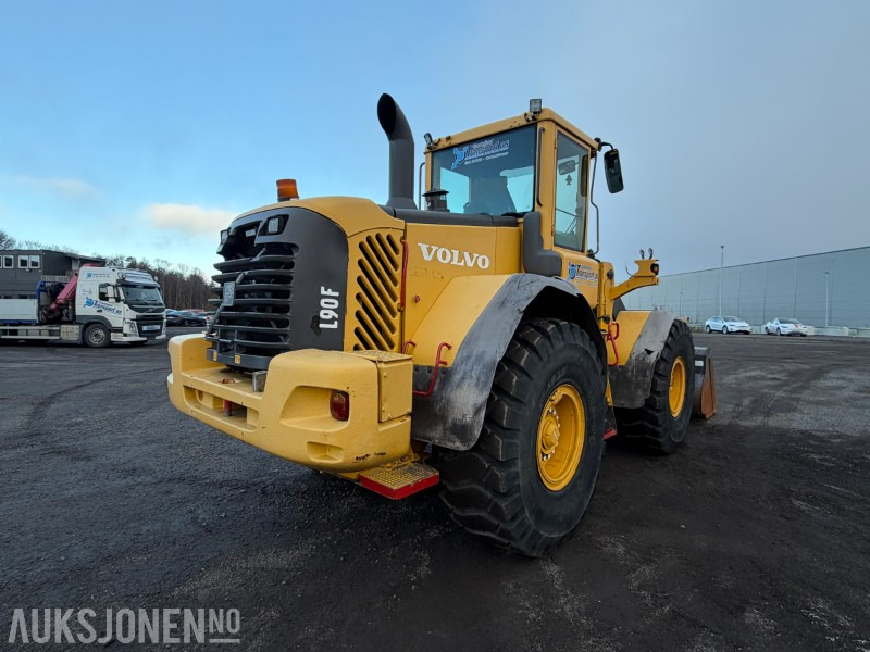 2006 Volvo L90E hjullaster - Sentralsmøring - Joystick - Tilleggshydraulikk - Kolový nakladač: obrázek 5 2006 Volvo L90E hjullaster - Sentralsmøring - Joystick - Tilleggshydraulikk - Kolový nakladač: obrázek 5