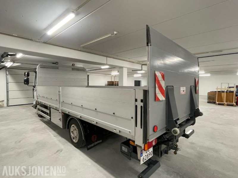 2007 RENAULT MIDLUM LASTEBIL - PLANBIL MED LIFT. KUN 95544 KM! - Nákladní automobil valníkový/ Plošinový: obrázek 4 2007 RENAULT MIDLUM LASTEBIL - PLANBIL MED LIFT. KUN 95544 KM! - Nákladní automobil valníkový/ Plošinový: obrázek 4