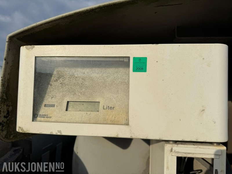 2007 Tankanlegg med pumpe og opplegg for kortleser 19900 liter - Stavební zařízení: obrázek 3 2007 Tankanlegg med pumpe og opplegg for kortleser 19900 liter - Stavební zařízení: obrázek 3