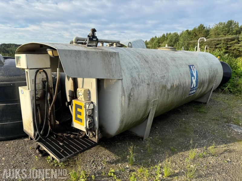 2007 Tankanlegg med pumpe og opplegg for kortleser 19900 liter - Stavební zařízení: obrázek 1 2007 Tankanlegg med pumpe og opplegg for kortleser 19900 liter - Stavební zařízení: obrázek 1
