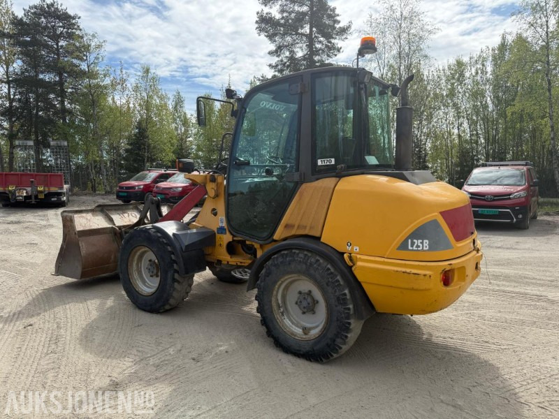 2007 Volvo L25B HJULLASTER SKUFF PALLEGAFFEL 7141TIMER. - Kolový nakladač: obrázek 5 2007 Volvo L25B HJULLASTER SKUFF PALLEGAFFEL 7141TIMER. - Kolový nakladač: obrázek 5