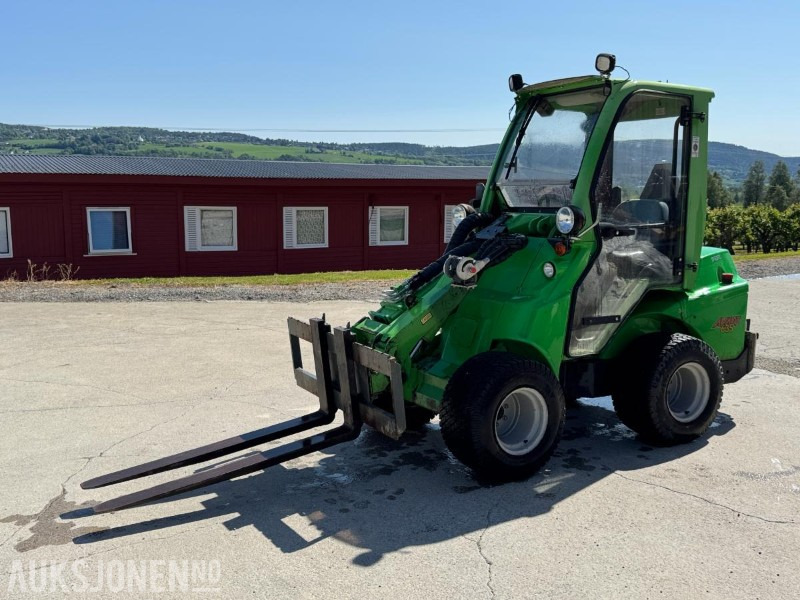 2008 Avant 635 hjullaster / 2 skuffer / Pallegafler - Kolový nakladač: obrázek 1 2008 Avant 635 hjullaster / 2 skuffer / Pallegafler - Kolový nakladač: obrázek 1