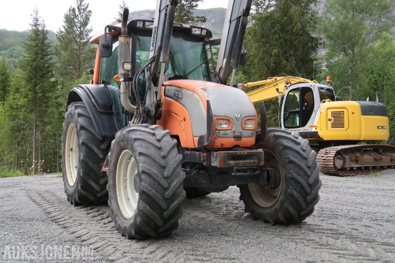2008 Valtra N141 Twintrac traktor / 9121 timer - Traktor: obrázek 4 2008 Valtra N141 Twintrac traktor / 9121 timer - Traktor: obrázek 4