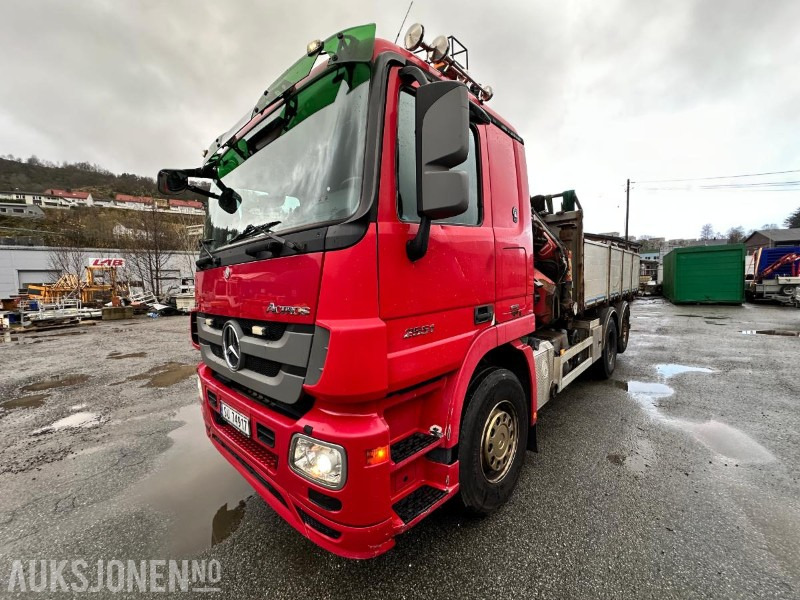 2009 Mercedes-Benz 2551L/42 6X2M Kranbil m/Fassi F235XP kran | Luft foran og bak | Krok og plan, 305520km - Auto s hydraulickou rukou: obrázek 1 2009 Mercedes-Benz 2551L/42 6X2M Kranbil m/Fassi F235XP kran | Luft foran og bak | Krok og plan, 305520km - Auto s hydraulickou rukou: obrázek 1