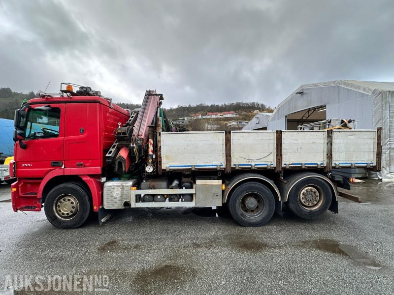 2009 Mercedes-Benz 2551L/42 6X2M Kranbil m/Fassi F235XP kran | Luft foran og bak | Krok og plan, 305520km - Auto s hydraulickou rukou: obrázek 2 2009 Mercedes-Benz 2551L/42 6X2M Kranbil m/Fassi F235XP kran | Luft foran og bak | Krok og plan, 305520km - Auto s hydraulickou rukou: obrázek 2