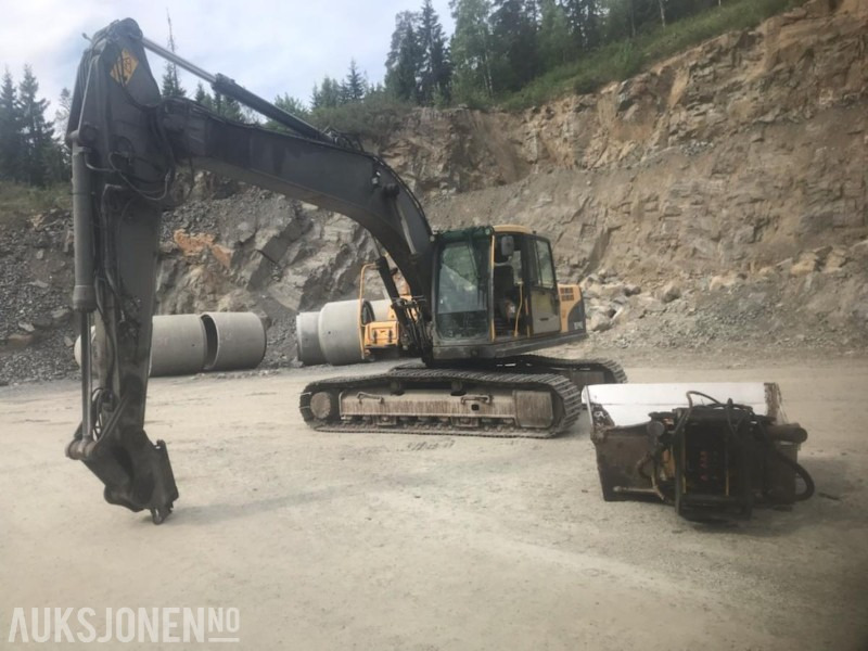 2009 Volvo EC210CL modell, Sentralsmøring, Rototil, pusse skuffe, byttet understell 1.000 timer siden, 15.500 arbeidstimer - Rýpadlo: obrázek 2 2009 Volvo EC210CL modell, Sentralsmøring, Rototil, pusse skuffe, byttet understell 1.000 timer siden, 15.500 arbeidstimer - Rýpadlo: obrázek 2
