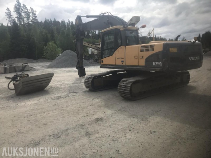 2009 Volvo EC210CL modell, Sentralsmøring, Rototil, pusse skuffe, byttet understell 1.000 timer siden, 15.500 arbeidstimer - Rýpadlo: obrázek 3 2009 Volvo EC210CL modell, Sentralsmøring, Rototil, pusse skuffe, byttet understell 1.000 timer siden, 15.500 arbeidstimer - Rýpadlo: obrázek 3