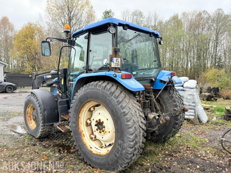 2010 New Holland T5070 traktor / Trima frontlaster / 4X4 - Traktor: obrázek 3 2010 New Holland T5070 traktor / Trima frontlaster / 4X4 - Traktor: obrázek 3