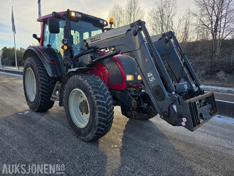 2010 VALTRA N121 HITECH MED FRONTLASTER 50KMT - Traktor: obrázek 3 2010 VALTRA N121 HITECH MED FRONTLASTER 50KMT - Traktor: obrázek 3