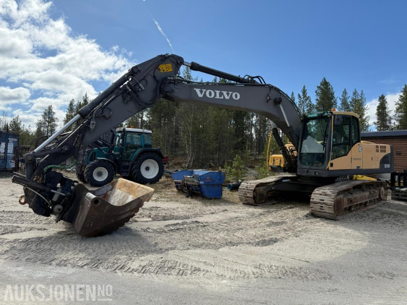 2010 Volvo EC210CL gravemaskin med tiltrotator og 2 skuffer. - Rýpadlo: obrázek 1 2010 Volvo EC210CL gravemaskin med tiltrotator og 2 skuffer. - Rýpadlo: obrázek 1