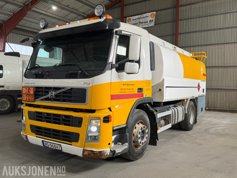2010 Volvo FM 370 tankbil med 12000 liters tank - Cisternové vozidlo: obrázek 1 2010 Volvo FM 370 tankbil med 12000 liters tank - Cisternové vozidlo: obrázek 1