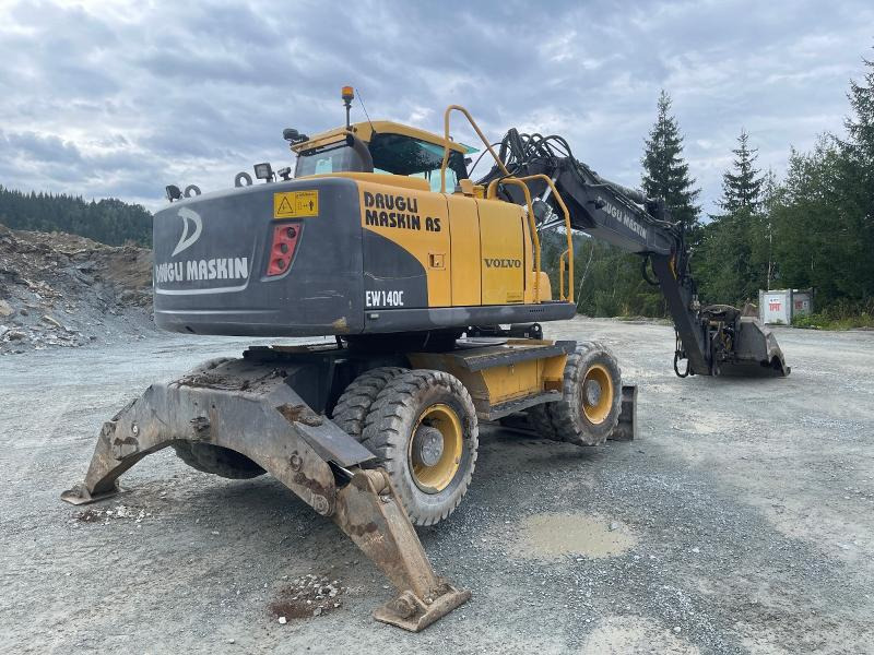 2011 Volvo EW140C Hjulgraver - VA-bom - Sentralsmøring - Bunkringspumpe - Engcon Tiltrotator med klype - Pusseskuffe - Rýpadlo: obrázek 4 2011 Volvo EW140C Hjulgraver - VA-bom - Sentralsmøring - Bunkringspumpe - Engcon Tiltrotator med klype - Pusseskuffe - Rýpadlo: obrázek 4