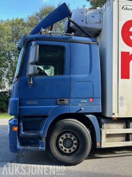 2012 Mercedes-Benz ACTROS skapbil/thermo med frys - Bilen har full service historikk - 573000 km. - Skříňový nákladní auto: obrázek 4 2012 Mercedes-Benz ACTROS skapbil/thermo med frys - Bilen har full service historikk - 573000 km. - Skříňový nákladní auto: obrázek 4