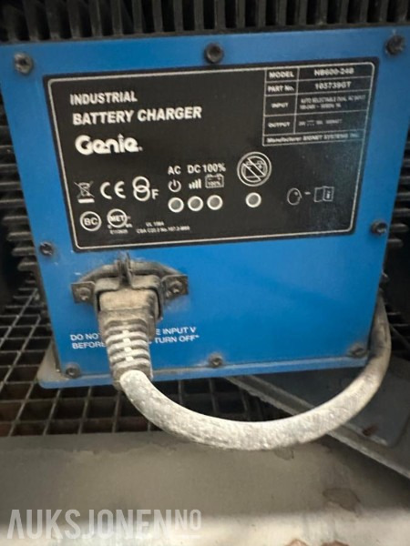 2013 Genie GS4047 14 meter elektrisk sakselift, årskontrollert, 393 timer - Pracovní plošina: obrázek 5 2013 Genie GS4047 14 meter elektrisk sakselift, årskontrollert, 393 timer - Pracovní plošina: obrázek 5