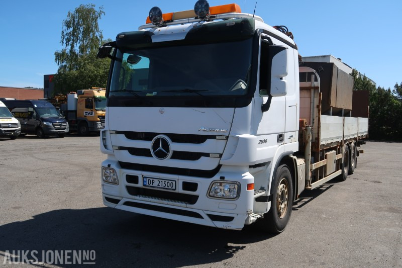 2013 Mercedes-Benz ACTROS 2536 med Palfinger PK165502 kran og baklift - Auto s hydraulickou rukou: obrázek 1 2013 Mercedes-Benz ACTROS 2536 med Palfinger PK165502 kran og baklift - Auto s hydraulickou rukou: obrázek 1