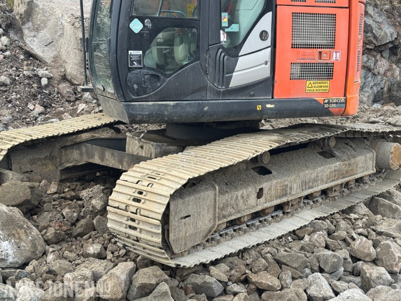 2014 Hitachi ZX225USLC-5B Beltegraver med tiltrotator og pusseskuffe - Rýpadlo: obrázek 4 2014 Hitachi ZX225USLC-5B Beltegraver med tiltrotator og pusseskuffe - Rýpadlo: obrázek 4