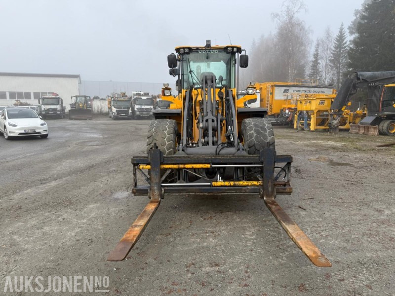 2014 Volvo L120G hjullaster, 7763 timer, Hydr. pallegaffel, nylig service og årskontroll - Kolový nakladač: obrázek 2 2014 Volvo L120G hjullaster, 7763 timer, Hydr. pallegaffel, nylig service og årskontroll - Kolový nakladač: obrázek 2