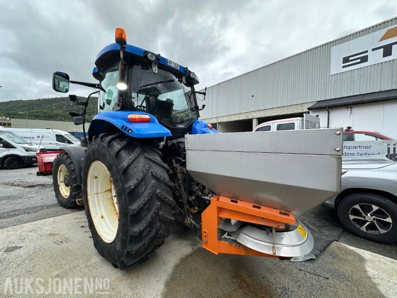 2015 New Holland T6.140 m/snøplog og strøkasse, 1789 timer - Traktor: obrázek 3 2015 New Holland T6.140 m/snøplog og strøkasse, 1789 timer - Traktor: obrázek 3
