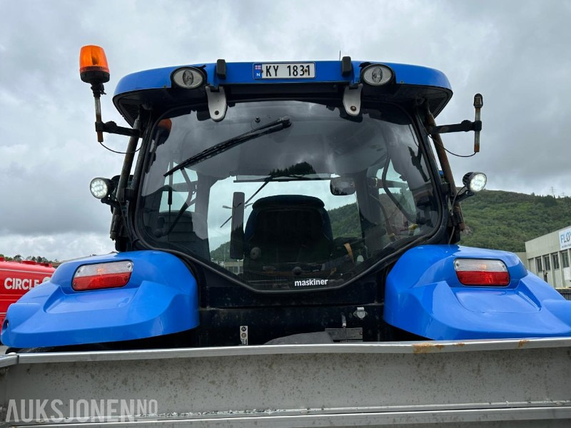 2015 New Holland T6.140 m/snøplog og strøkasse, 1789 timer - Traktor: obrázek 5 2015 New Holland T6.140 m/snøplog og strøkasse, 1789 timer - Traktor: obrázek 5