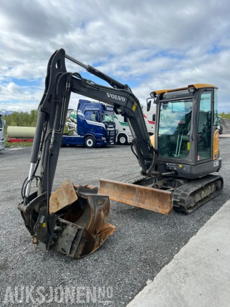 2016 Volvo EC35D – Kompakt og effektiv gravemaskin med riktig utstyr - Rýpadlo: obrázek 1 2016 Volvo EC35D – Kompakt og effektiv gravemaskin med riktig utstyr - Rýpadlo: obrázek 1