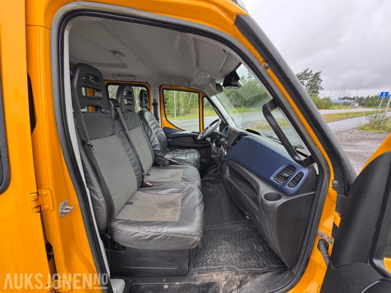 Nákladní automobil valníkový/ Plošinový 2017 Iveco Daily dobbelkabin m/kran, Webasto, innredning, inverter og vinterhjul: obrázek 20