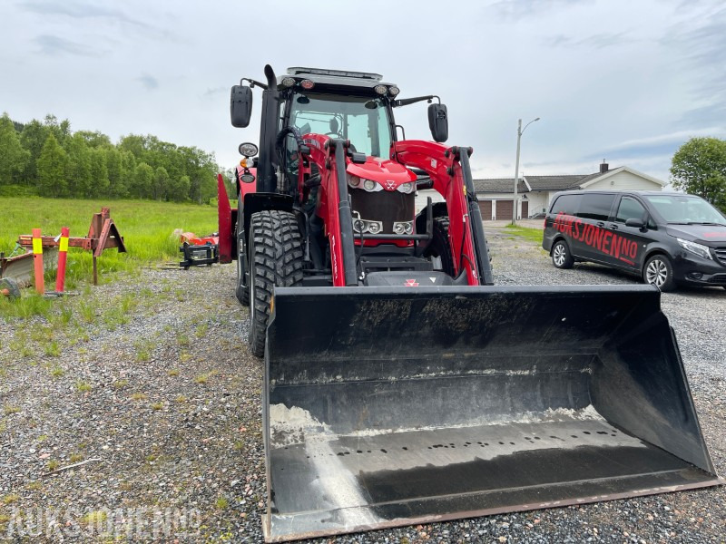 2017 Massey Ferguson 6714 S Dyna VT * Eu Godkjent * 2504 Timer * - Traktor: obrázek 4 2017 Massey Ferguson 6714 S Dyna VT * Eu Godkjent * 2504 Timer * - Traktor: obrázek 4