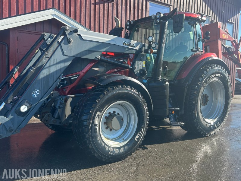 2017 Valtra T214D traktor med lesse apparat - Traktor: obrázek 3 2017 Valtra T214D traktor med lesse apparat - Traktor: obrázek 3