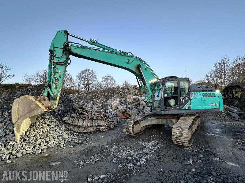 2018 Kobelco SK300LC-10 – Leica maskinstyring/SMP tiltrotator/2 skuffer, 5404 timer - Rýpadlo: obrázek 1 2018 Kobelco SK300LC-10 – Leica maskinstyring/SMP tiltrotator/2 skuffer, 5404 timer - Rýpadlo: obrázek 1