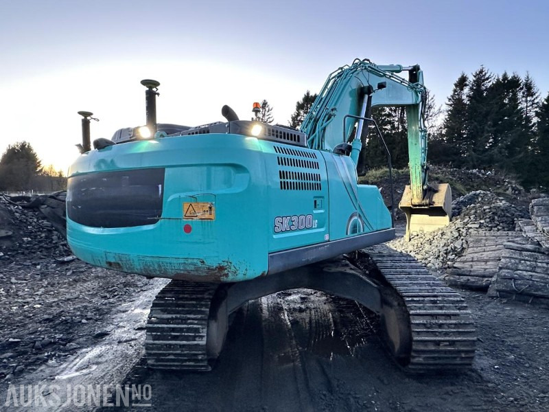 2018 Kobelco SK300LC-10 – Leica maskinstyring/SMP tiltrotator/2 skuffer, 5404 timer - Rýpadlo: obrázek 5 2018 Kobelco SK300LC-10 – Leica maskinstyring/SMP tiltrotator/2 skuffer, 5404 timer - Rýpadlo: obrázek 5