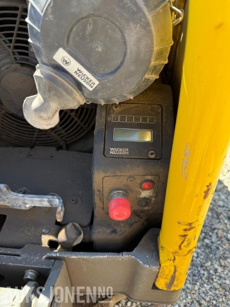 2018 Wacker Neuson DPU80 vibroplate / 771kg - Válec: obrázek 4 2018 Wacker Neuson DPU80 vibroplate / 771kg - Válec: obrázek 4