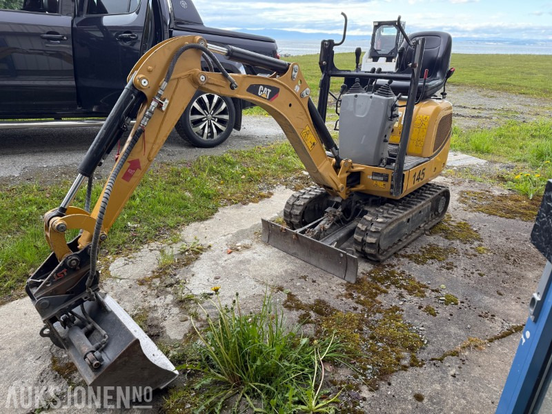 2019 Cat 300,9 D minigraver med veltebøyle og pusseskuffe - Mini rýpadlo: obrázek 1 2019 Cat 300,9 D minigraver med veltebøyle og pusseskuffe - Mini rýpadlo: obrázek 1