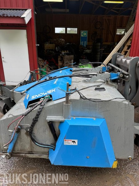 2019 Snowek K220 - feieaggregat med bm feste - Stavební zařízení: obrázek 4 2019 Snowek K220 - feieaggregat med bm feste - Stavební zařízení: obrázek 4