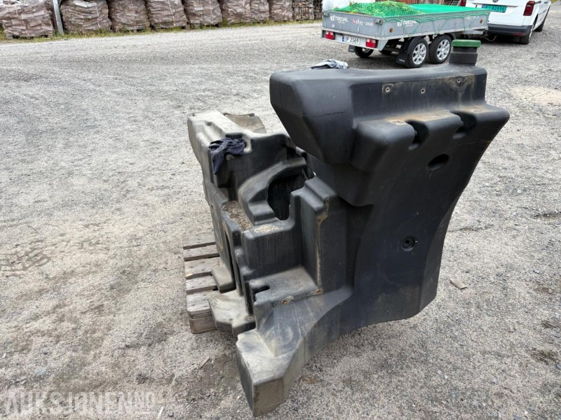 2020 Dieseltank til John Deere 6215 - Traktor: obrázek 2 2020 Dieseltank til John Deere 6215 - Traktor: obrázek 2