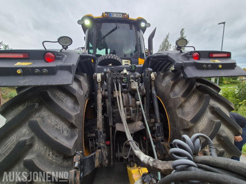2020 JCB Fastrac 8330, 65 km/t, 1700 timer - Traktor: obrázek 4 2020 JCB Fastrac 8330, 65 km/t, 1700 timer - Traktor: obrázek 4