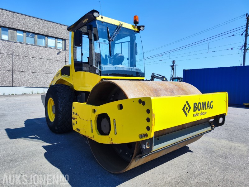 2021 Bomag 213D-5 Valsetog - KUN 572 TIMER - Válec: obrázek 5 2021 Bomag 213D-5 Valsetog - KUN 572 TIMER - Válec: obrázek 5