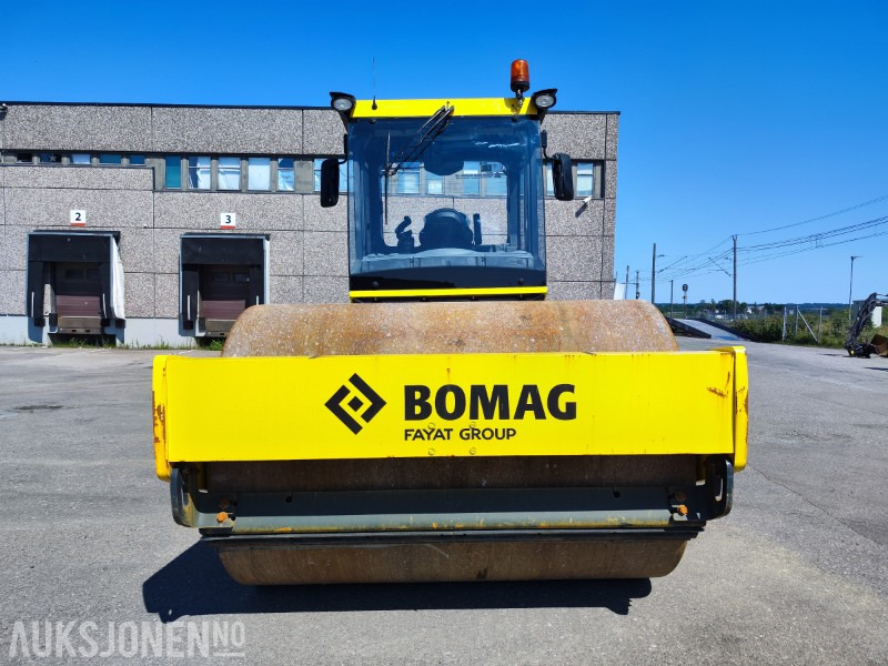 2021 Bomag 213D-5 Valsetog - KUN 572 TIMER - Válec: obrázek 4 2021 Bomag 213D-5 Valsetog - KUN 572 TIMER - Válec: obrázek 4
