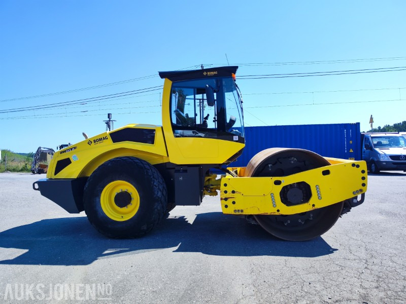 2021 Bomag 213D-5 Valsetog - KUN 572 TIMER - Válec: obrázek 1 2021 Bomag 213D-5 Valsetog - KUN 572 TIMER - Válec: obrázek 1