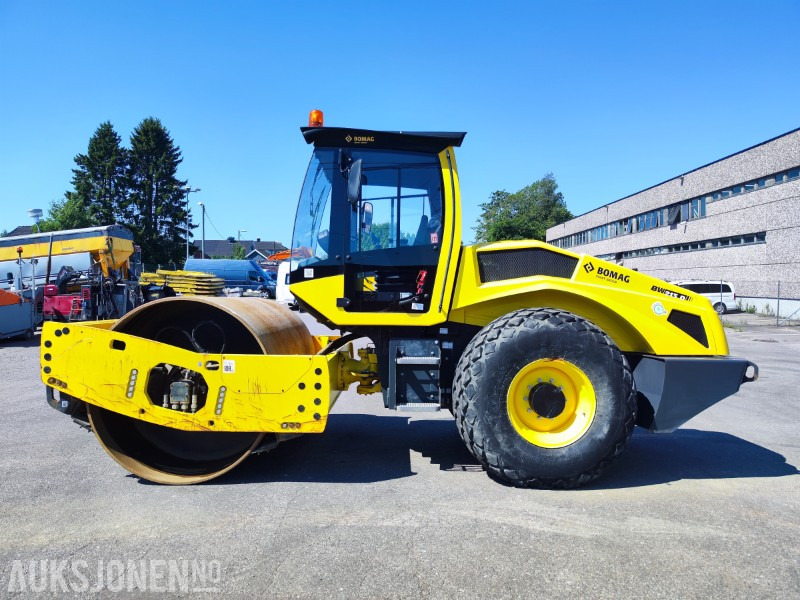 2021 Bomag 213D-5 Valsetog - KUN 572 TIMER - Válec: obrázek 2 2021 Bomag 213D-5 Valsetog - KUN 572 TIMER - Válec: obrázek 2
