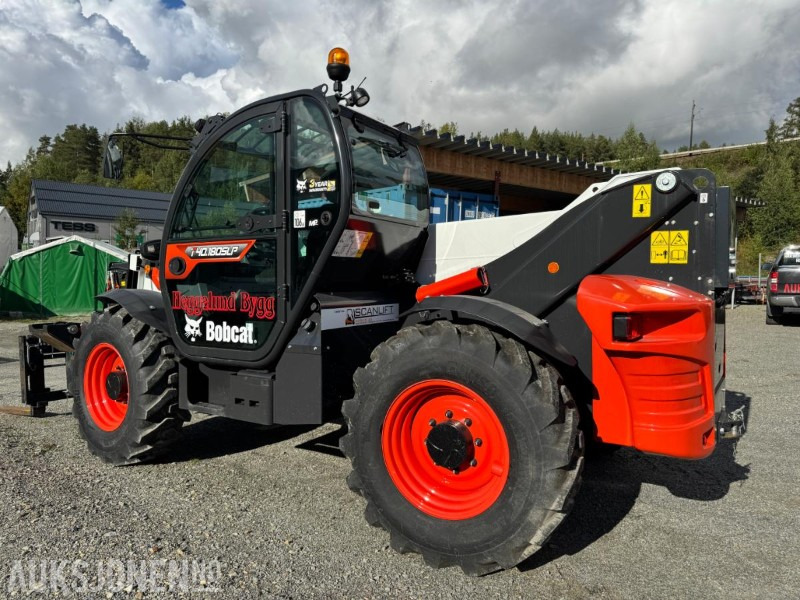 2022 Bobcat T40.180SLPRC teleskoplaster med skuffe og hydraulisk gafler - Teleskopický manipulátor: obrázek 3 2022 Bobcat T40.180SLPRC teleskoplaster med skuffe og hydraulisk gafler - Teleskopický manipulátor: obrázek 3