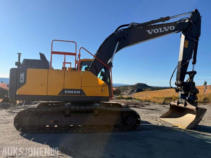 2022 Volvo EC220ELL - SMP TILTROTATOR-GPS-SERVICEHISTORIKK - 3013T - Rýpadlo: obrázek 3 2022 Volvo EC220ELL - SMP TILTROTATOR-GPS-SERVICEHISTORIKK - 3013T - Rýpadlo: obrázek 3