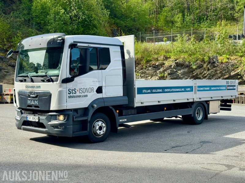 2023 MAN TGL - Planbil - Aut - Euro 6 - Eu-godkjent til 05/26 - Km: 5877 - Nákladní automobil valníkový/ Plošinový: obrázek 1 2023 MAN TGL - Planbil - Aut - Euro 6 - Eu-godkjent til 05/26 - Km: 5877 - Nákladní automobil valníkový/ Plošinový: obrázek 1