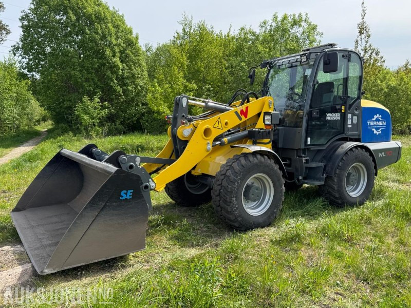2023 Wacker Neuson WL70 hjullaster / Skuffe / Pallegafler - Kolový nakladač: obrázek 1 2023 Wacker Neuson WL70 hjullaster / Skuffe / Pallegafler - Kolový nakladač: obrázek 1