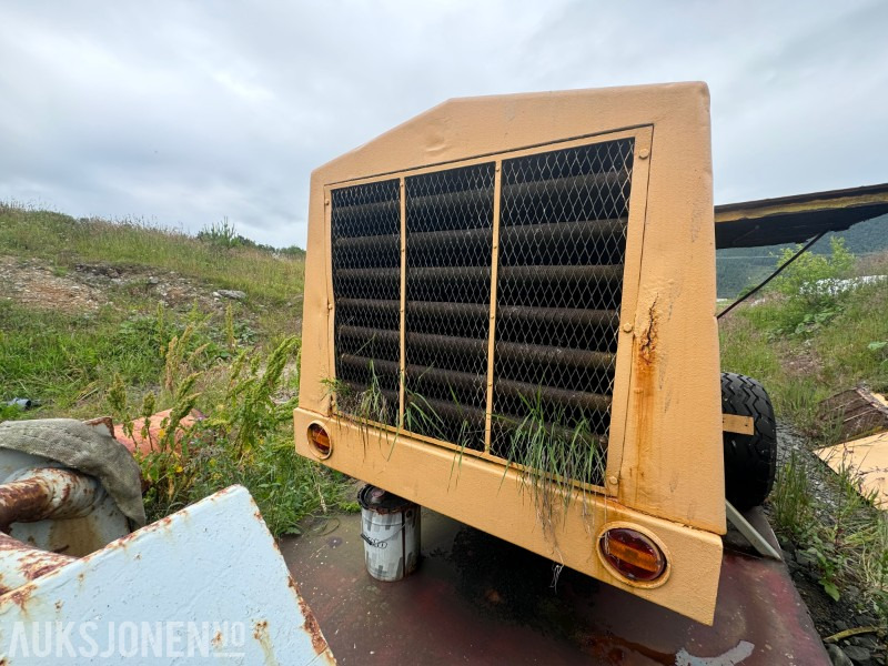 AVA Kmpressor - Volvo Penta motor TD 120 A - 17 m3 - På krokramme - Stavební zařízení: obrázek 5 AVA Kmpressor - Volvo Penta motor TD 120 A - 17 m3 - På krokramme - Stavební zařízení: obrázek 5