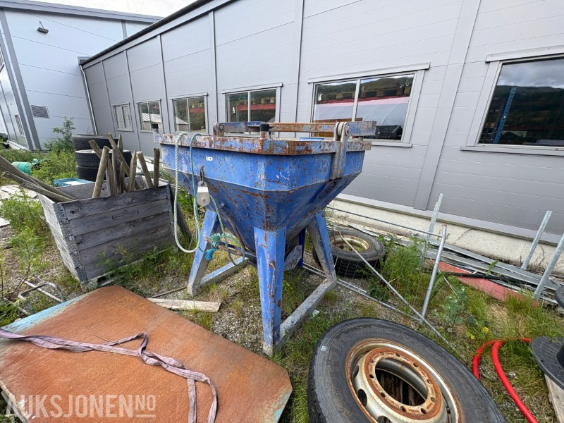 Betongtobb 1 000 liter - Stavební zařízení: obrázek 1 Betongtobb 1 000 liter - Stavební zařízení: obrázek 1