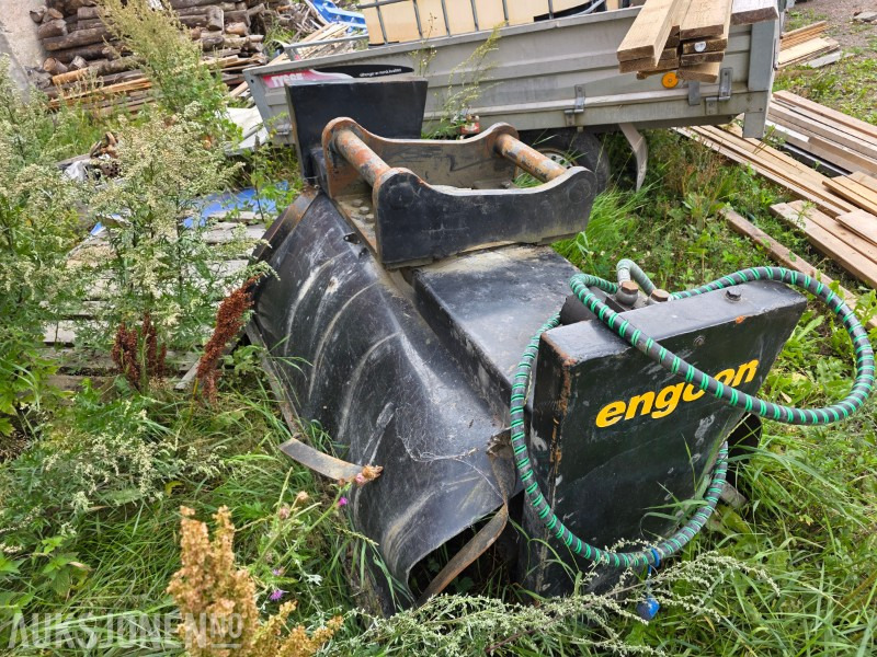 Engcon SR1300B Feiebørste - S60 feste - 35 stk feiebørster - Stavební zařízení: obrázek 2 Engcon SR1300B Feiebørste - S60 feste - 35 stk feiebørster - Stavební zařízení: obrázek 2