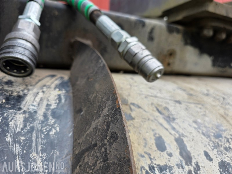 Engcon SR1300B Feiebørste - S60 feste - 35 stk feiebørster - Stavební zařízení: obrázek 5 Engcon SR1300B Feiebørste - S60 feste - 35 stk feiebørster - Stavební zařízení: obrázek 5