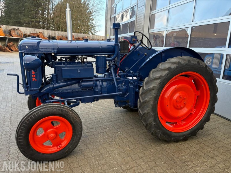 Ford Fordson-Stegamajor E27N - Traktor: obrázek 3 Ford Fordson-Stegamajor E27N - Traktor: obrázek 3